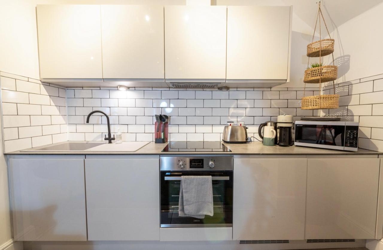 Contemporary Apartment On The Historic Rows Chester Luaran gambar