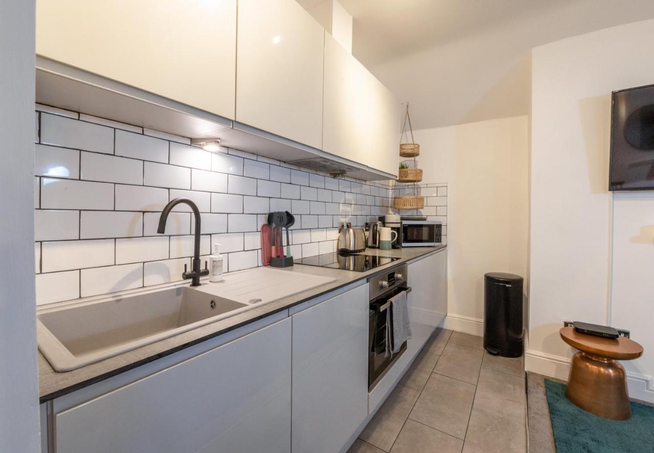 Contemporary Apartment On The Historic Rows Chester Luaran gambar
