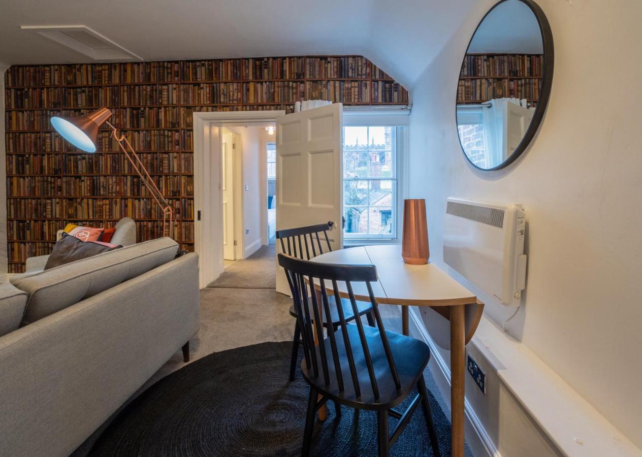 Contemporary Apartment On The Historic Rows Chester Luaran gambar